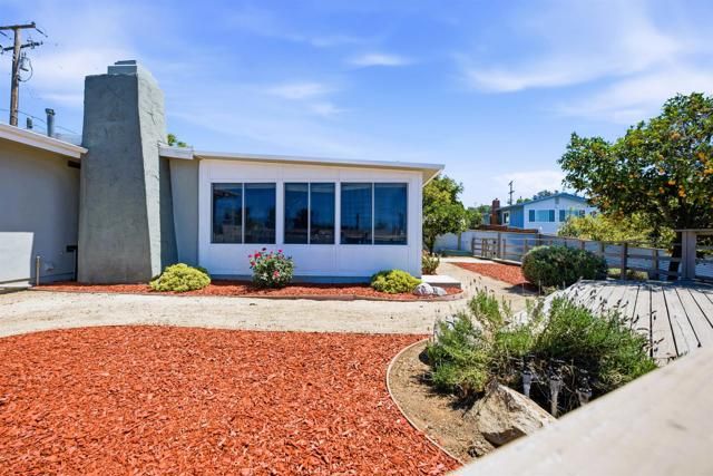 421 Hillcrest Lane, Fallbrook, CA 92028