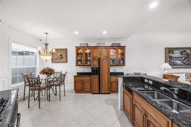 9255 Museo CIR 103, Naples, FL 34114