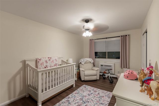 2449 F Union Boulevard 9B, Islip, NY 11751