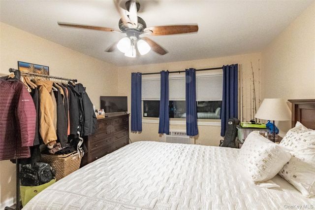 2449 F Union Boulevard 9B, Islip, NY 11751