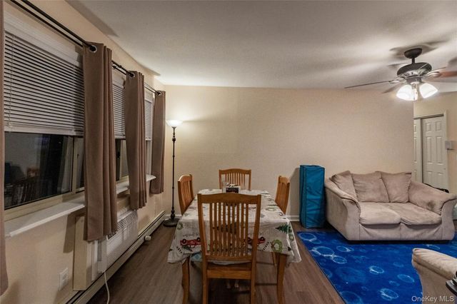 2449 F Union Boulevard 9B, Islip, NY 11751