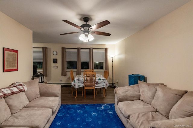 2449 F Union Boulevard 9B, Islip, NY 11751