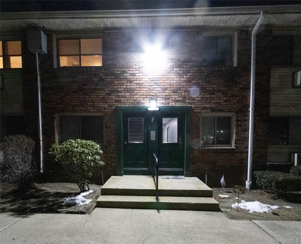 2449 F Union Boulevard 9B, Islip, NY 11751