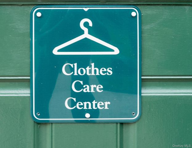 2449 F Union Boulevard 9B, Islip, NY 11751