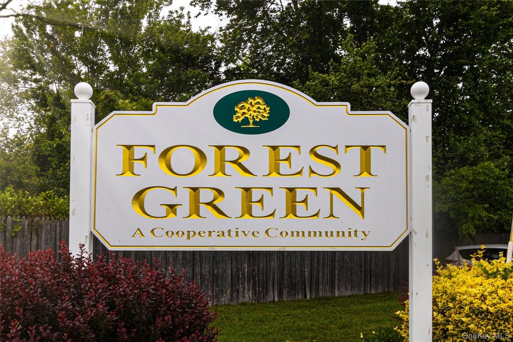 2449 F Union Boulevard 9B, Islip, NY 11751