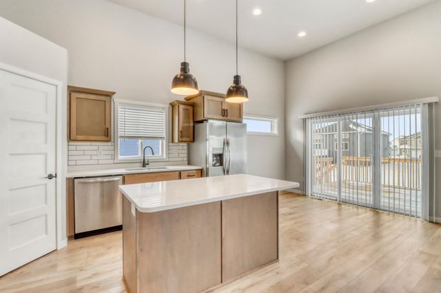 7345 27th Street S, Fargo, ND 58104