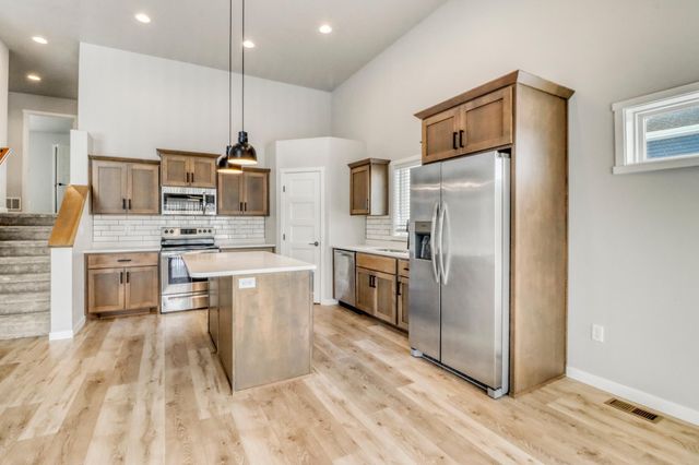 7345 27th Street S, Fargo, ND 58104