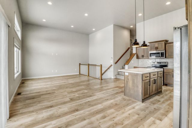 7345 27th Street S, Fargo, ND 58104