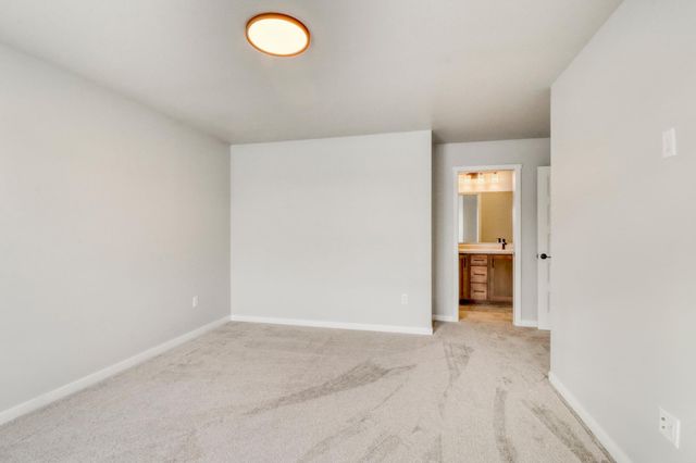 7345 27th Street S, Fargo, ND 58104