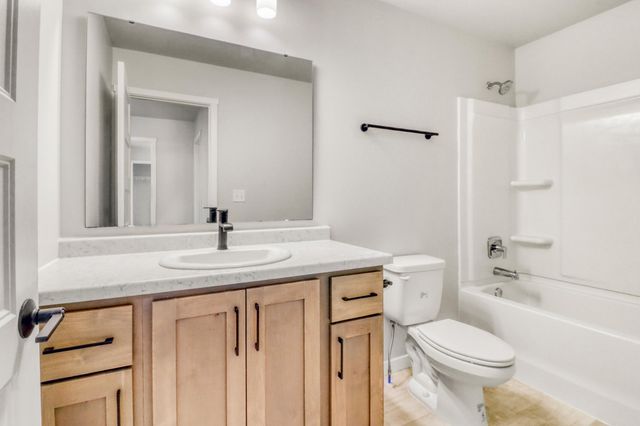 7345 27th Street S, Fargo, ND 58104