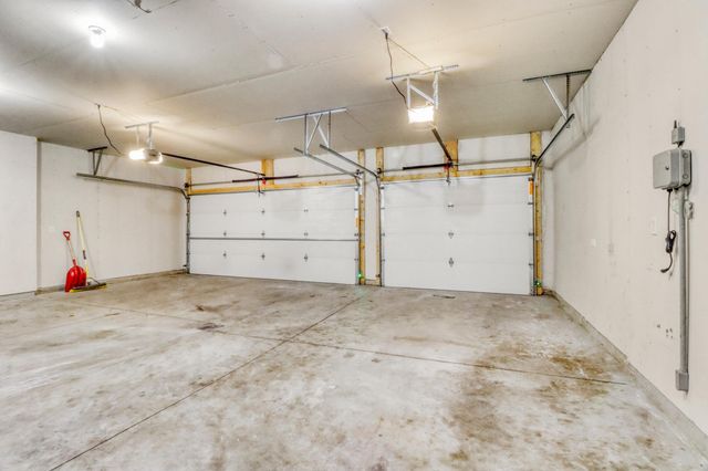 7345 27th Street S, Fargo, ND 58104