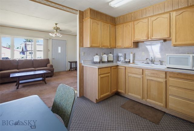 2327 Garrison Avenue, Butte, MT 59701