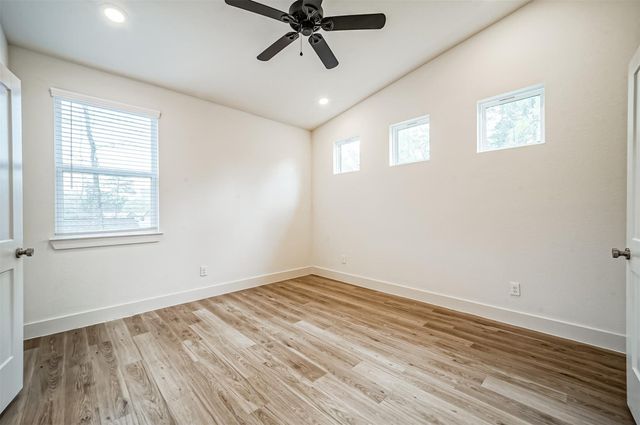 2523 Appian Way B, Roman Forest, TX 77357