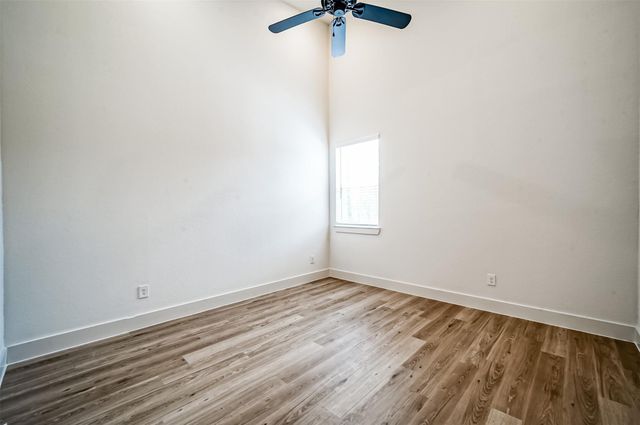 2523 Appian Way B, Roman Forest, TX 77357