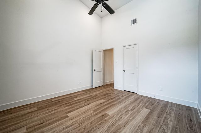 2523 Appian Way B, Roman Forest, TX 77357