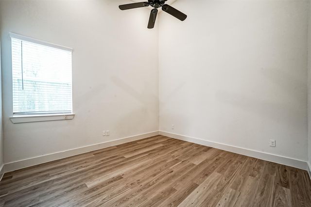 2523 Appian Way B, Roman Forest, TX 77357