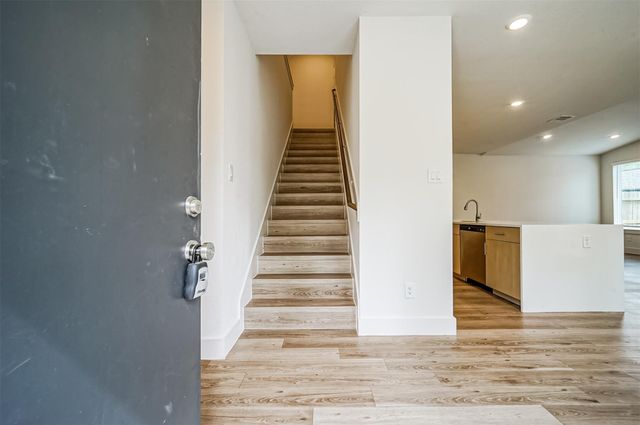 2523 Appian Way B, Roman Forest, TX 77357