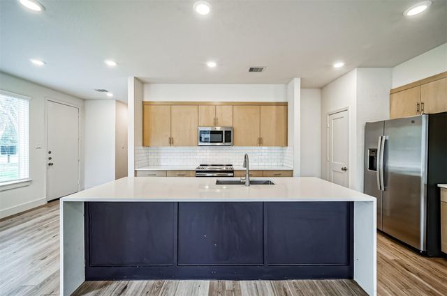2523 Appian Way B, Roman Forest, TX 77357
