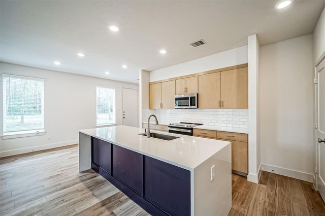 2523 Appian Way B, Roman Forest, TX 77357