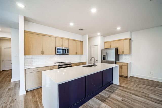 2523 Appian Way B, Roman Forest, TX 77357
