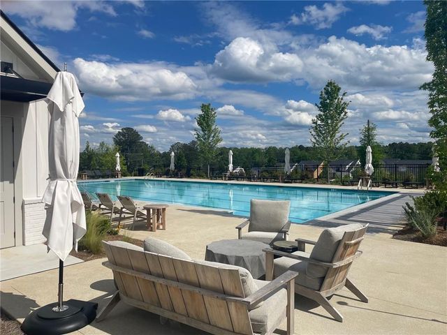 717 Keystone Drive, Woodstock, GA 30188