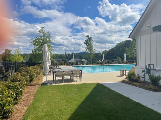 717 Keystone Drive, Woodstock, GA 30188