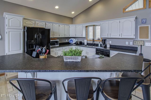 110 Little Deer Path Lane, Lafollette, TN 37766