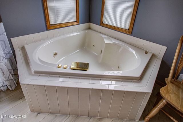 110 Little Deer Path Lane, Lafollette, TN 37766