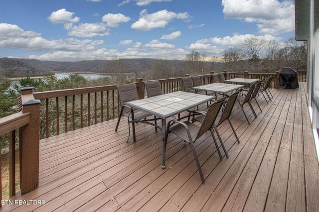 110 Little Deer Path Lane, Lafollette, TN 37766