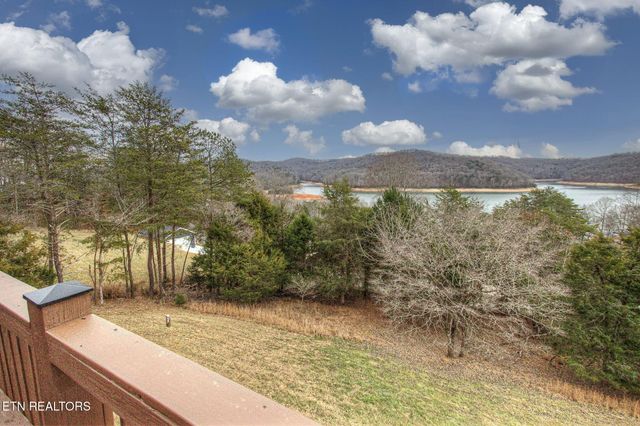 110 Little Deer Path Lane, Lafollette, TN 37766