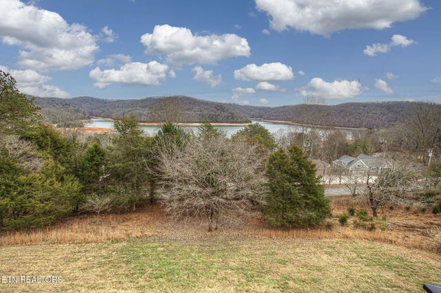110 Little Deer Path Lane, Lafollette, TN 37766