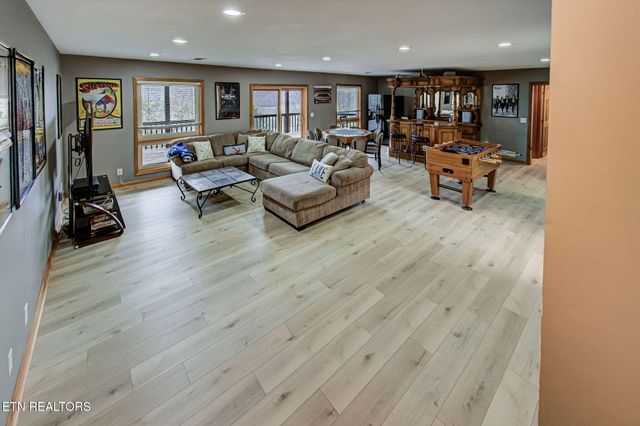 110 Little Deer Path Lane, Lafollette, TN 37766