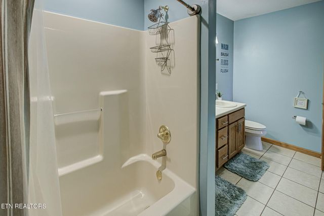 110 Little Deer Path Lane, Lafollette, TN 37766