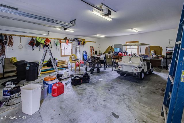 110 Little Deer Path Lane, Lafollette, TN 37766