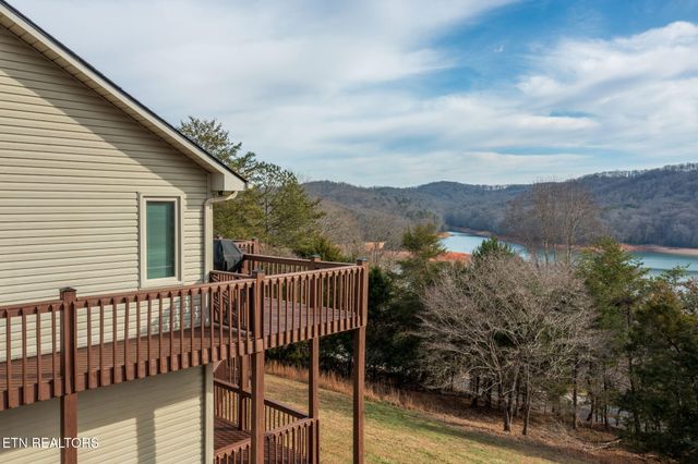 110 Little Deer Path Lane, Lafollette, TN 37766