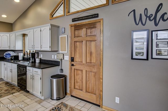 110 Little Deer Path Lane, Lafollette, TN 37766