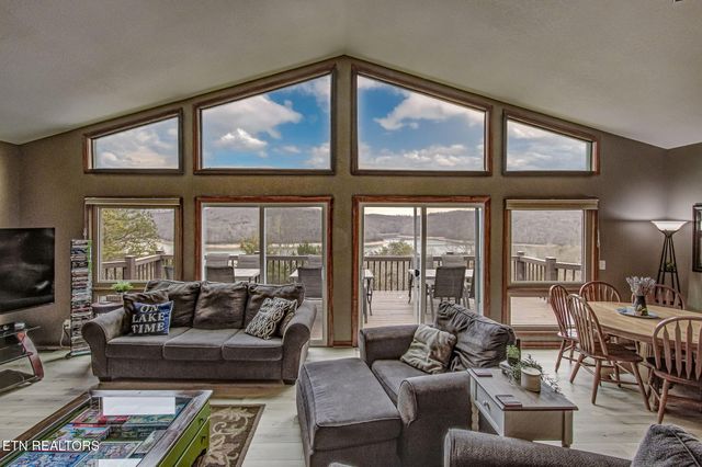 110 Little Deer Path Lane, Lafollette, TN 37766