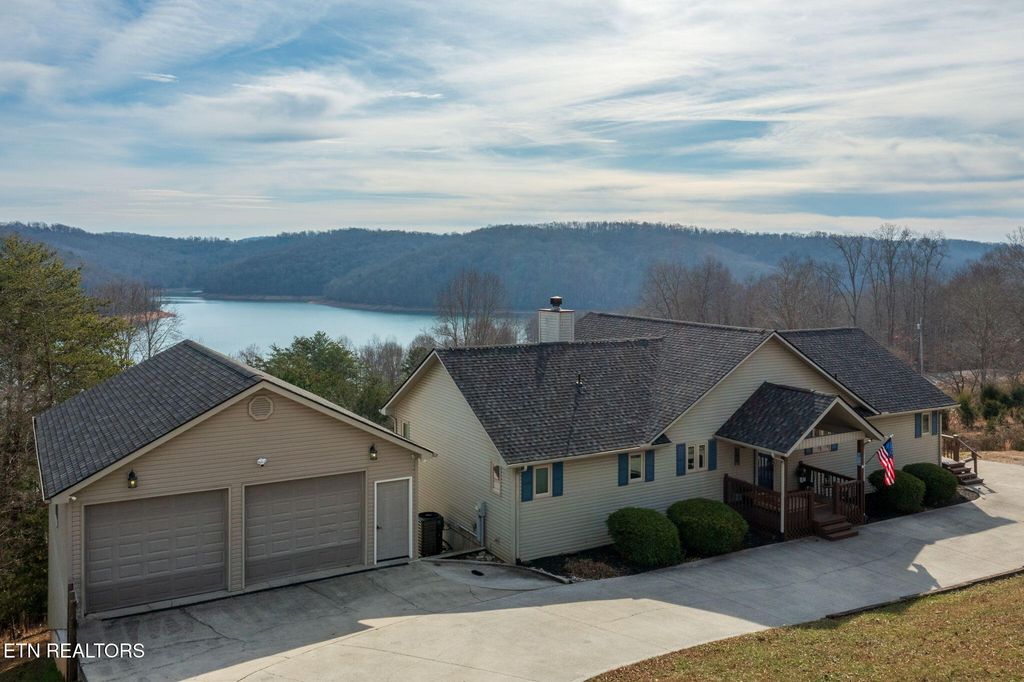 110 Little Deer Path Lane, Lafollette, TN 37766