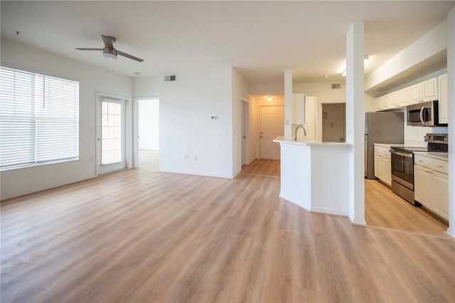 5554 METROWEST BOULEVARD 4-211, Orlando, FL 32811