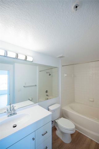 5554 METROWEST BOULEVARD 4-211, Orlando, FL 32811