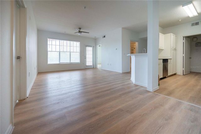 5554 METROWEST BOULEVARD 4-211, Orlando, FL 32811