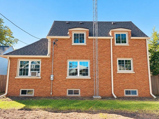 7725 27th AVENUE, Kenosha, WI 53143
