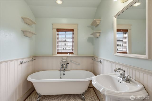 1223 Garfield, Port Townsend, WA 98368