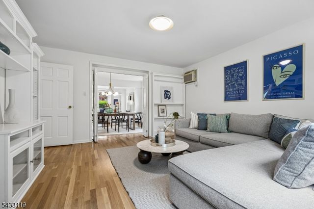 108 Oakview Ave, Maplewood Twp., NJ 07040