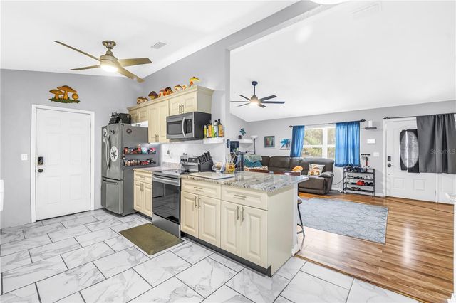 687 JASMINE WAY S, St Petersburg, FL 33705