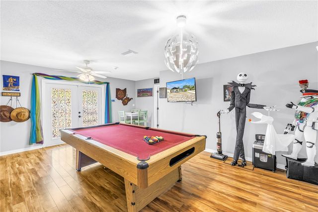 687 JASMINE WAY S, St Petersburg, FL 33705