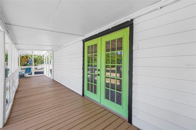 687 JASMINE WAY S, St Petersburg, FL 33705