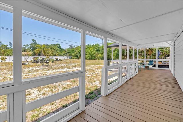 687 JASMINE WAY S, St Petersburg, FL 33705