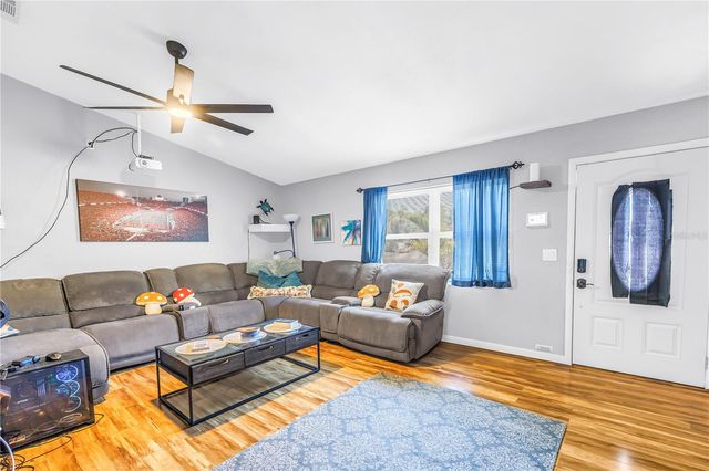 687 JASMINE WAY S, St Petersburg, FL 33705