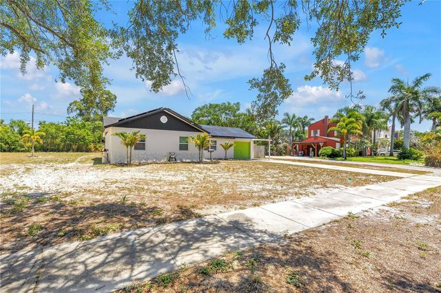 687 JASMINE WAY S, St Petersburg, FL 33705